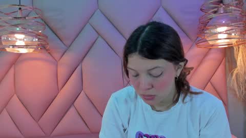 Snapshot of angelaa_cute chatting on January 25, 2025, 12:05 pm ANGELA online show from January 25, 2025, 12:05 pm