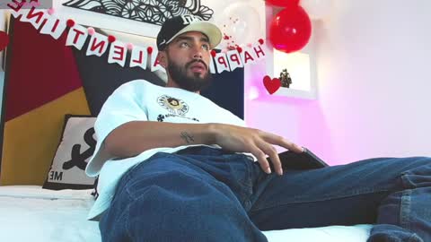 Angel online show from February 5, 2025, 4:48 am