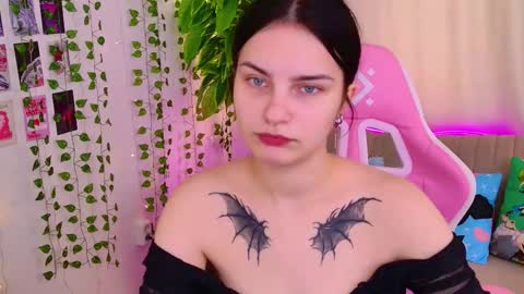 Snapshot of angelbraunn chatting on November 8, 2025, 10:15 am angel online show from November 8, 2025, 10:15 am