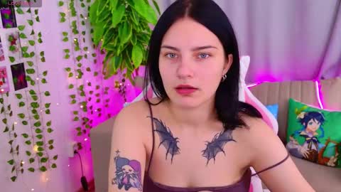 Snapshot of angelbraunn chatting on November 14, 2025, 10:03 am angel online show from November 14, 2025, 10:03 am