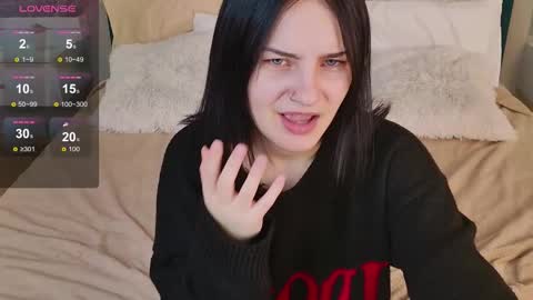 Snapshot of angelbraunn chatting on November 27, 2025, 12:07 pm angel online show from November 27, 2025, 12:07 pm