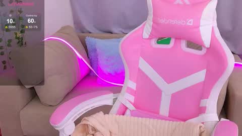 Snapshot of angelbraunn chatting on December 1, 2025, 12:21 pm angel online show from December 1, 2025, 12:21 pm