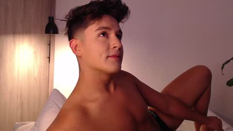 Snapshot of angelcossio chatting on December 7, 2024, 9:22 pm Angel online show from December 7, 2024, 9:22 pm