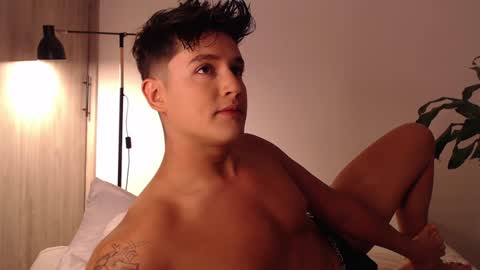 Snapshot of angelcossio chatting on December 9, 2024, 1:51 am Angel online show from December 9, 2024, 1:51 am