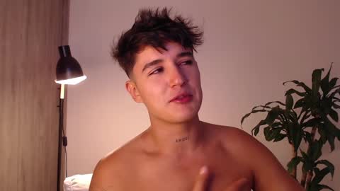 Snapshot of angelcossio chatting on December 20, 2024, 10:22 pm Angel online show from December 20, 2024, 10:22 pm