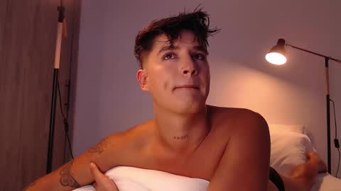 Snapshot of angelcossio chatting on March 4, 2025, 10:05 pm Angel online show from March 4, 2025, 10:05 pm