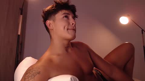 Snapshot of angelcossio chatting on March 11, 2025, 10:09 pm Angel online show from March 11, 2025, 10:09 pm