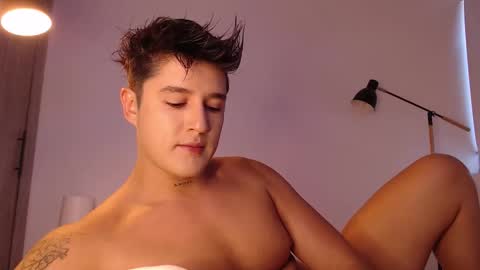 Angel online show from November 11, 2025, 9:15 pm