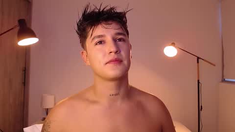 Angel online show from December 15, 2025, 10:36 pm