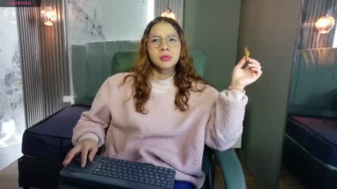 Snapshot of angeles_azul chatting on September 10, 2025, 1:00 pm angel online show from September 10, 2025, 1:00 pm