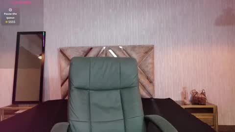 Snapshot of angeles_azul chatting on October 3, 2025, 1:30 pm angel online show from October 3, 2025, 1:30 pm