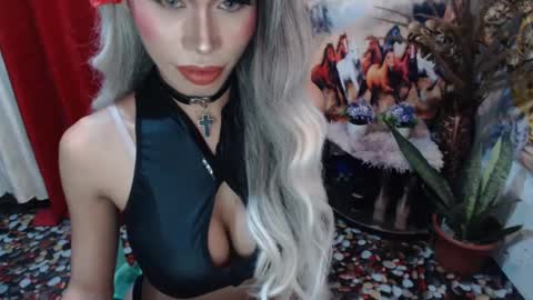 DIVINE ANGEL online show from March 11, 2025, 9:24 am