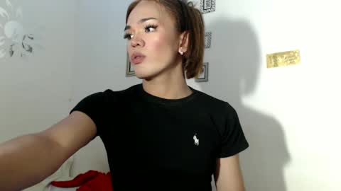 Snapshot of angelic_slutxx chatting on December 11, 2024, 10:58 am Yhanna online show from December 11, 2024, 10:58 am