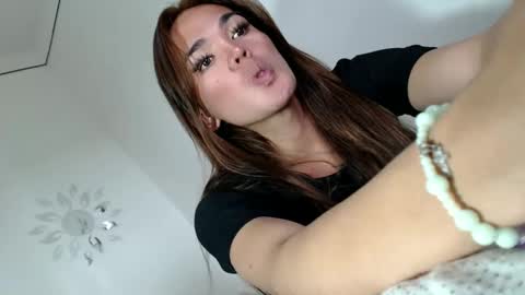 Snapshot of angelic_slutxx chatting on December 15, 2024, 5:56 am Yhanna online show from December 15, 2024, 5:56 am