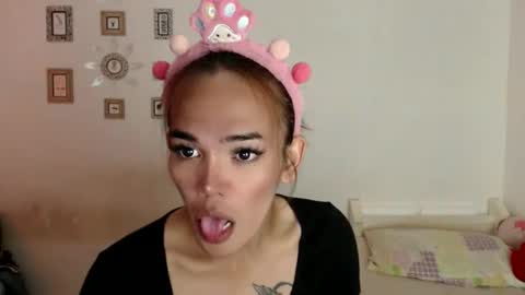 Snapshot of angelic_slutxx chatting on October 25, 2025, 12:02 pm Yhanna online show from October 25, 2025, 12:02 pm