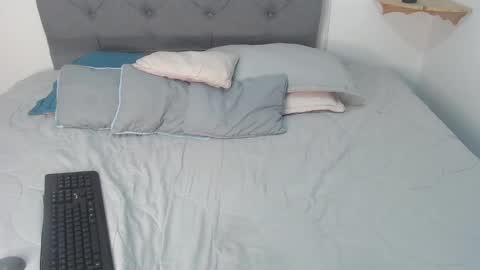 Snapshot of angelica_bouvier chatting on February 15, 2025, 6:01 pm C A L L M E A N G E L online show from February 15, 2025, 6:01 pm