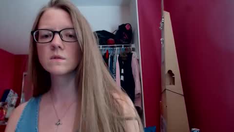 AngelicAngel online show from October 31, 2025, 7:26 pm