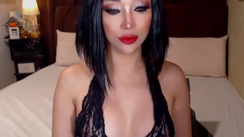 Snapshot of angelicqueents chatting on February 23, 2025, 9:33 am MS. AMALIA online show from February 23, 2025, 9:33 am
