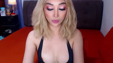 MS. AMALIA online show from December 2, 2025, 4:40 am