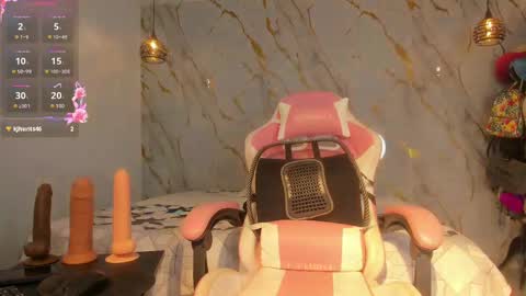 Snapshot of angelina_fit chatting on February 23, 2025, 6:34 pm Angelina online show from February 23, 2025, 6:34 pm