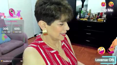 Snapshot of angelina_stone_65 chatting on October 12, 2025, 1:37 am Angelina online show from October 12, 2025, 1:37 am
