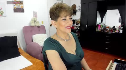 Snapshot of angelina_stone_65 chatting on November 3, 2025, 12:13 am Angelina online show from November 3, 2025, 12:13 am