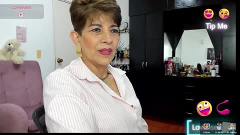 Snapshot of angelina_stone_65 chatting on November 11, 2025, 12:54 am Angelina online show from November 11, 2025, 12:54 am