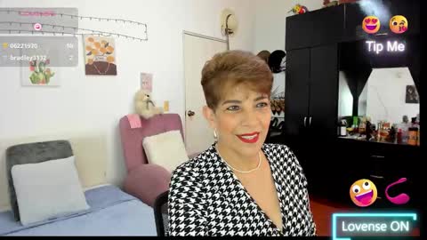 Snapshot of angelina_stone_65 chatting on December 1, 2025, 9:09 pm Angelina online show from December 1, 2025, 9:09 pm