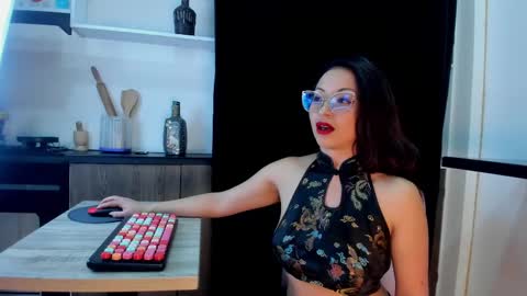 Snapshot of angelinablanc_ chatting on March 6, 2025, 11:25 am ANGELINA online show from March 6, 2025, 11:25 am