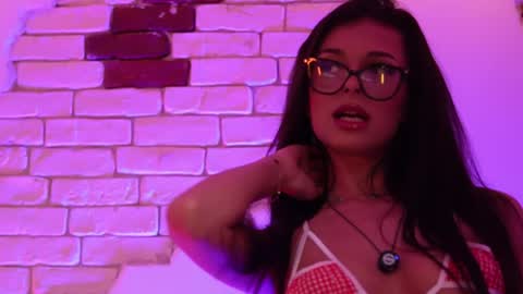 Snapshot of angelinagia chatting on January 30, 2025, 8:53 pm  Angelina  online show from January 30, 2025, 8:53 pm