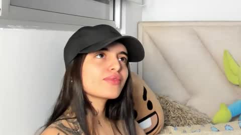 Angeline Smith  online show from September 20, 2025, 7:42 am