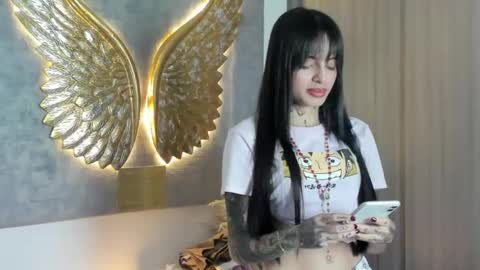 Angeline Smith  online show from October 16, 2025, 8:54 pm