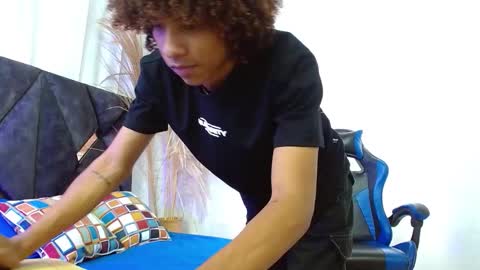 Angel online show from November 13, 2025, 8:41 pm