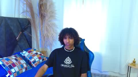 Angel online show from November 14, 2025, 8:29 pm