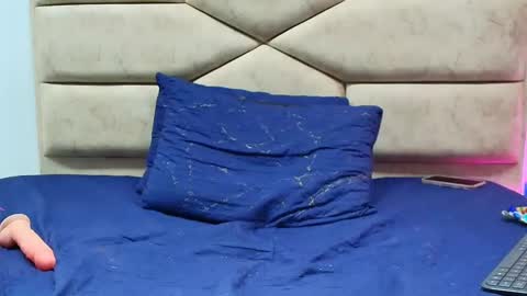 angell_cooper online show from November 15, 2025, 3:08 pm