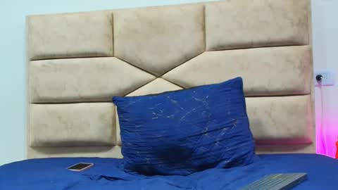 angell_cooper online show from November 22, 2025, 2:27 pm