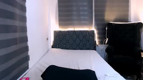 Snapshot of angella_dior chatting on October 30, 2025, 5:24 pm angella_dior online show from October 30, 2025, 5:24 pm