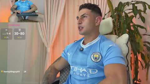 Angelo Ferro online show from November 29, 2025, 4:37 am