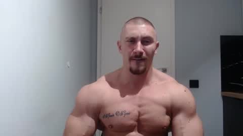 ------- SEX SHOW WITH GUYS AND GIRLS  MUSCLE SHOW online show from December 18, 2024, 7:19 pm