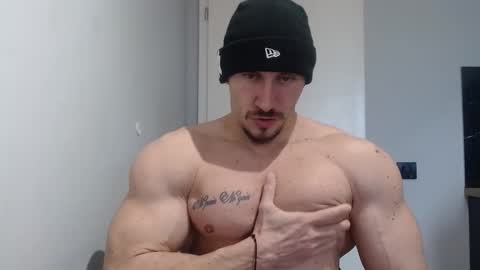  ------- SEX SHOW WITH GUYS AND GIRLS  MUSCLE SHOW online show from February 4, 2025, 8:24 am