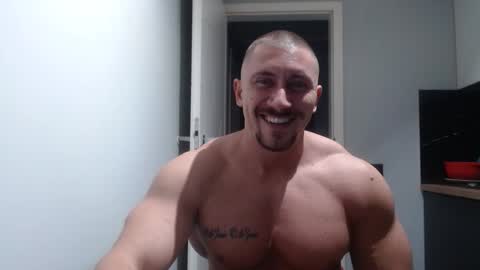  ------- SEX SHOW WITH GUYS AND GIRLS  MUSCLE SHOW online show from November 5, 2025, 5:46 pm