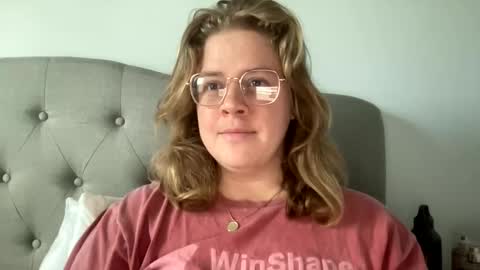 Snapshot of angeloflight273360 chatting on February 6, 2025, 5:19 pm Angel of Light online show from February 6, 2025, 5:19 pm