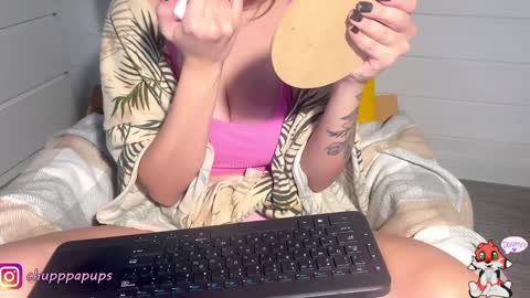 Snapshot of angelok_ chatting on December 19, 2024, 6:01 am My name is Ena. You will make me very happy if you subscribe. Love you  online show from December 19, 2024, 6:01 am