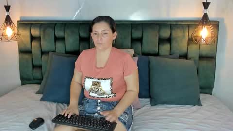 Snapshot of angelswets chatting on February 9, 2025, 1:25 pm ANGIE online show from February 9, 2025, 1:25 pm