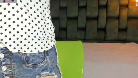 Snapshot of angelswets chatting on October 10, 2025, 2:05 pm ANGIE online show from October 10, 2025, 2:05 pm