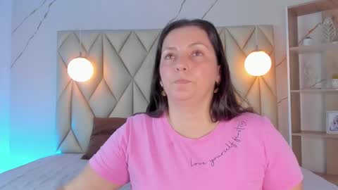 Snapshot of angelswets chatting on November 27, 2025, 2:52 pm ANGIE online show from November 27, 2025, 2:52 pm