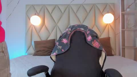 Snapshot of angelswets chatting on December 1, 2025, 1:27 pm ANGIE online show from December 1, 2025, 1:27 pm