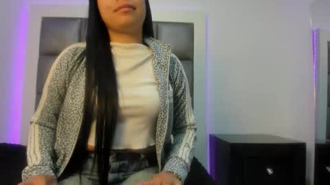 Snapshot of angely_js chatting on October 30, 2025, 12:39 pm angely_js online show from October 30, 2025, 12:39 pm