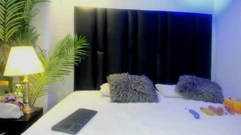angi_lozano online show from November 8, 2025, 3:07 am