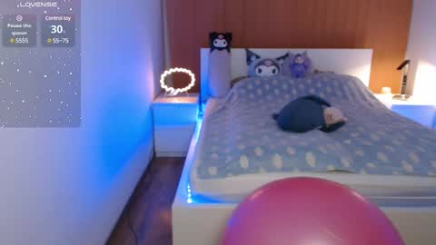 Snapshot of angie_faee chatting on February 19, 2025, 2:44 pm angie_faee online show from February 19, 2025, 2:44 pm